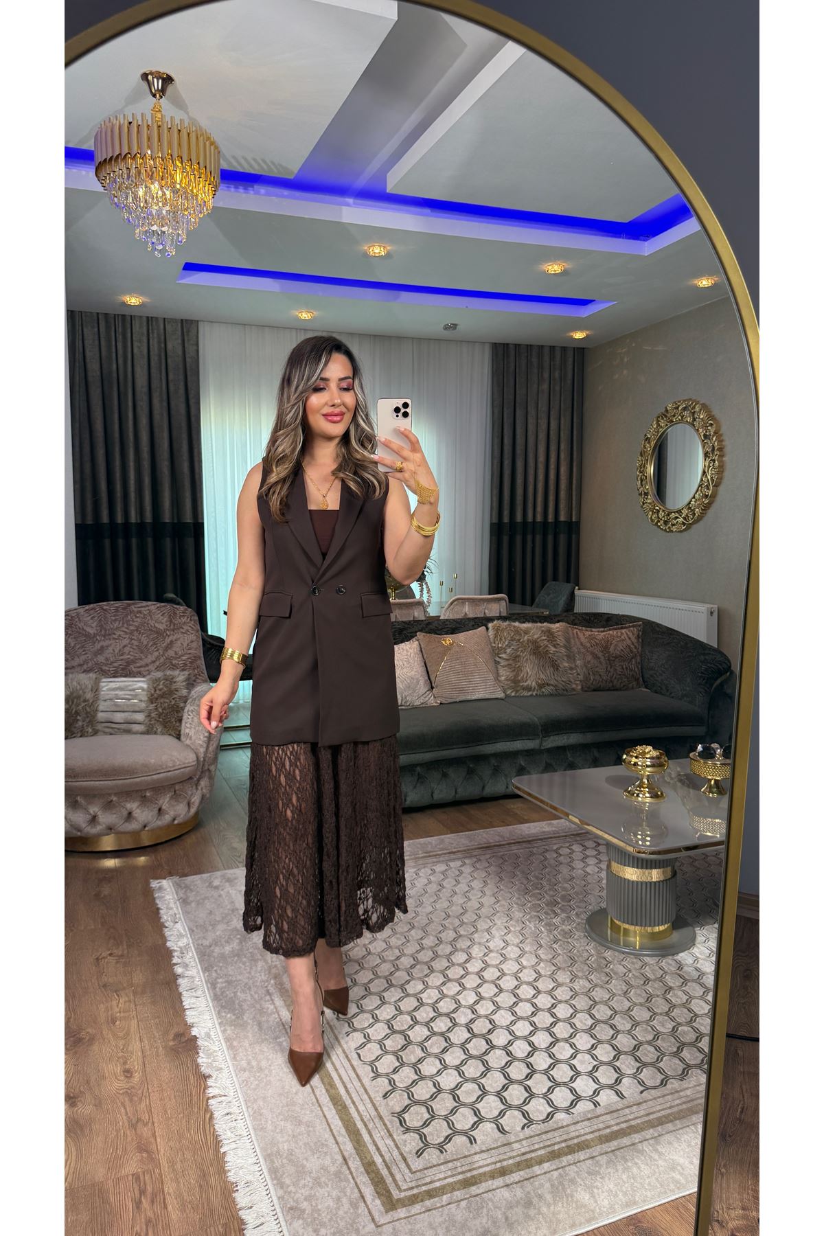 Quzu dantel etek yelekli takım-acıkahve