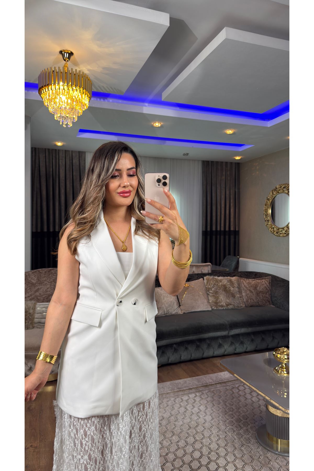 Quzu dantel etek yelekli takım-ekru