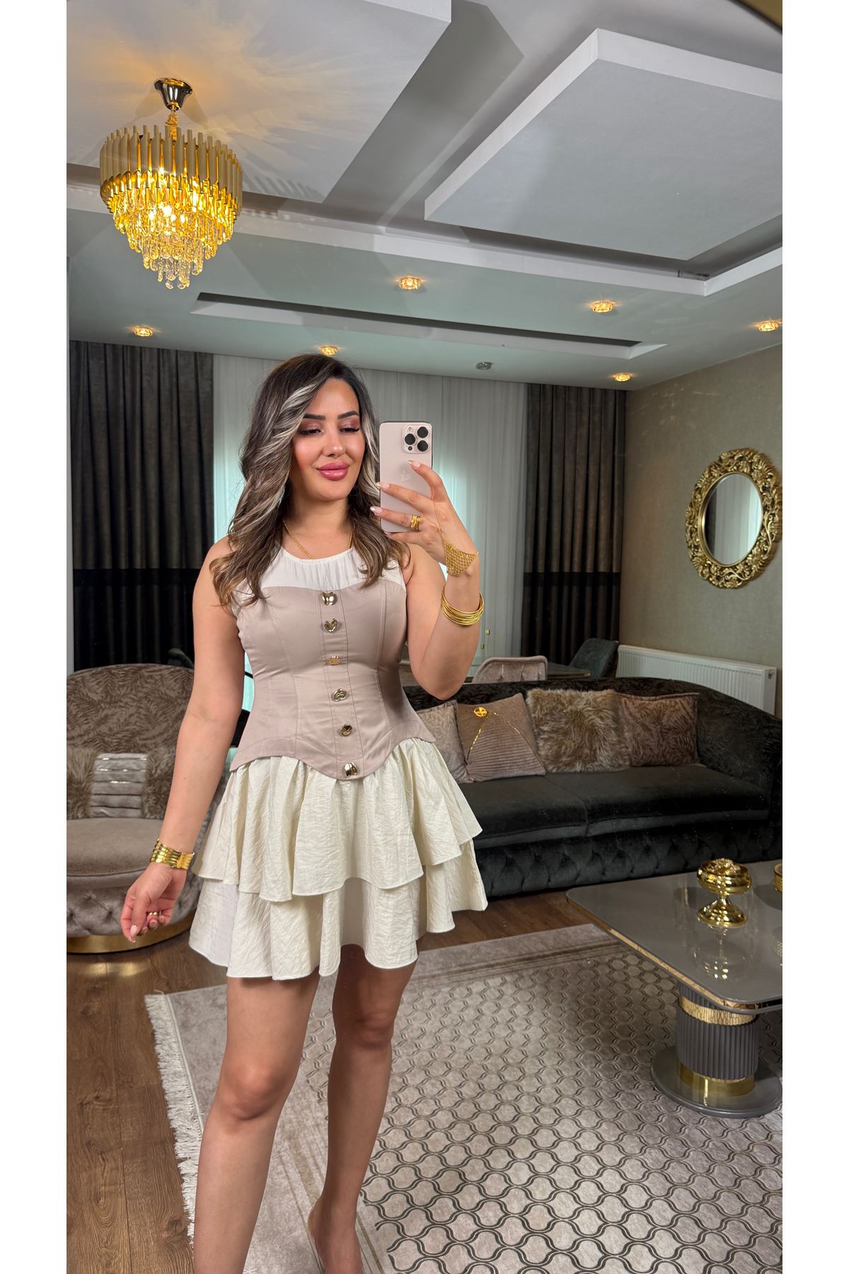 düğmeli elbise-bej