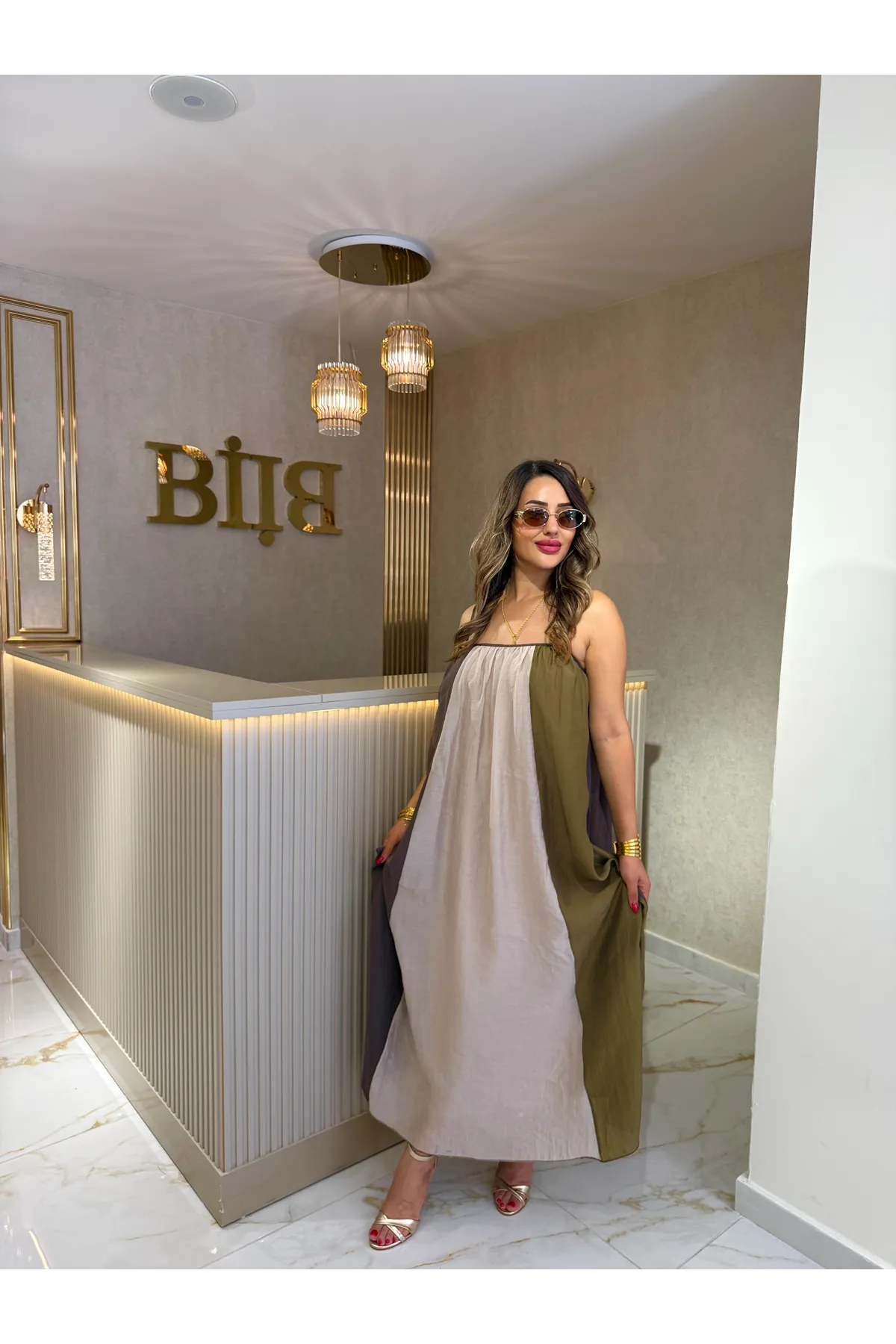 qstyle askılı elbise-kahvebeyaz