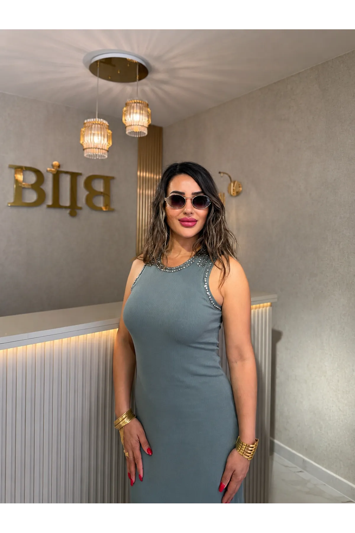 qustyle omuz taşlı elbise-yeşil
