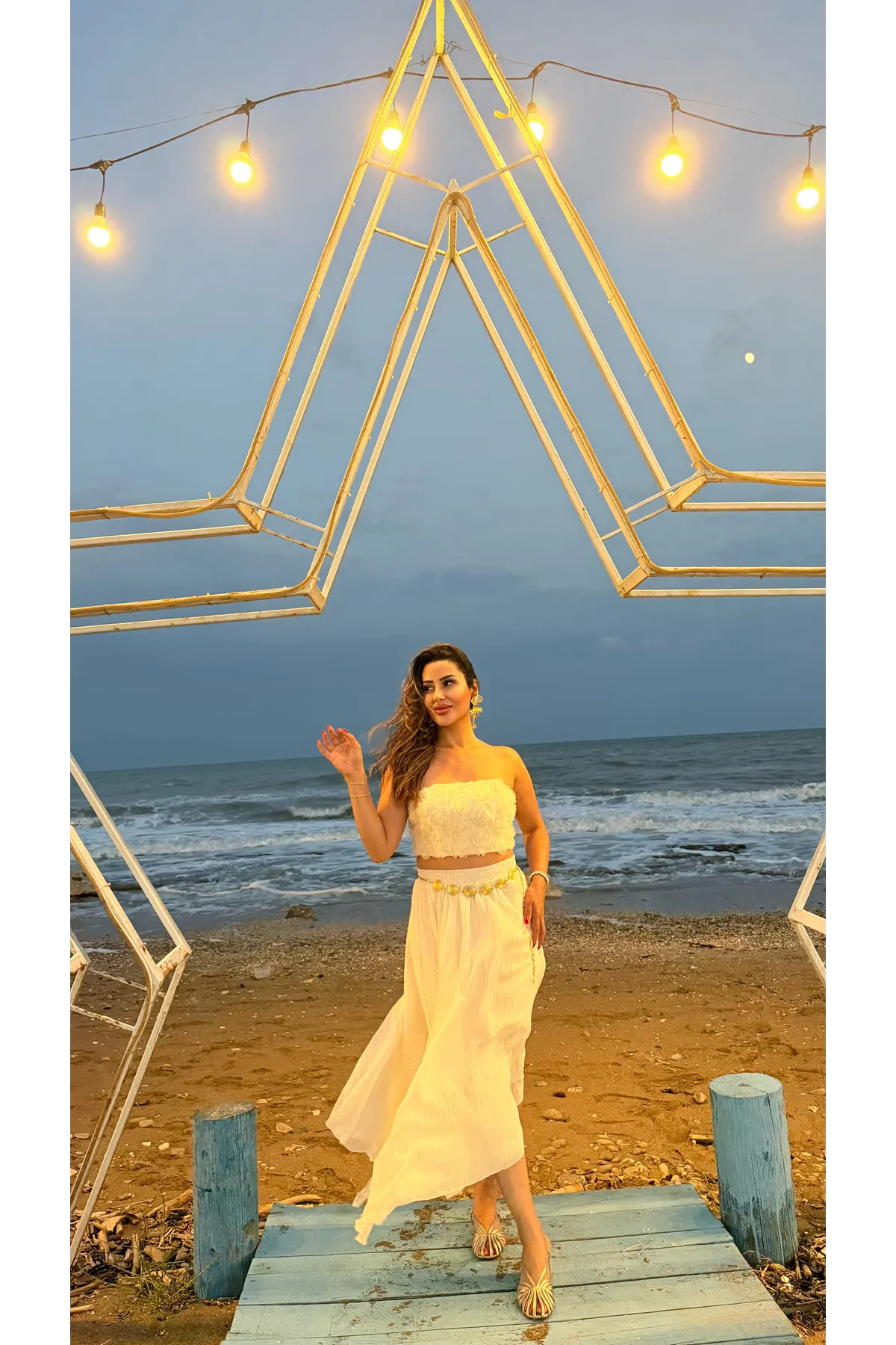  qustyle içi astarlı asimetrik etek-krem