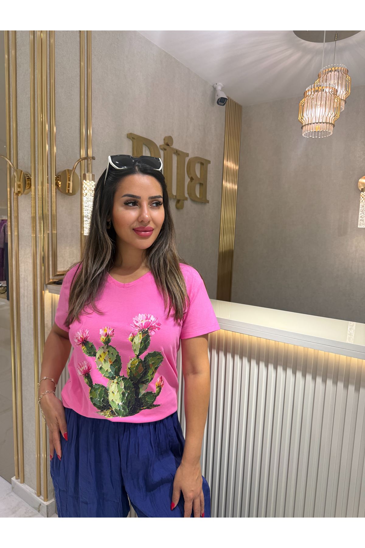 kaktüs çiçek baskılı kadın tişört-pembe