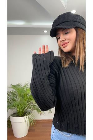 yırtıklı triko kazak- siyah