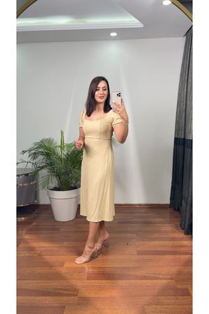 SIRT DEKOLTELİ ELBİSE-BEJ