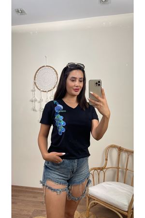 PAYETLİ RENKLİ KUŞ DESEN TSHIRT- SİYAH