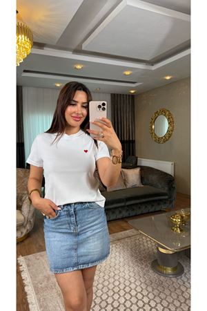 dilvin kalp nakışlı tişört-beyaz