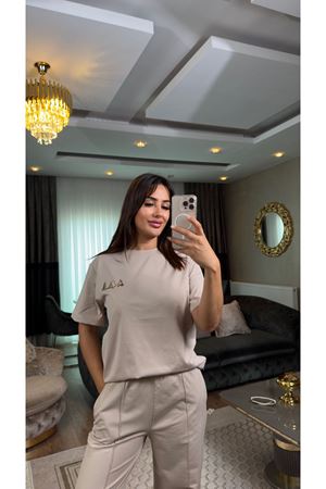 işleme detay basic tişört-bej