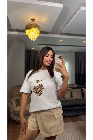 leopar kalp desen baskılı tişört-beyaz