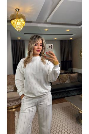 taş işlemeli 3 iplik takım-beyaz