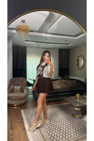 Kemer Detaylı Pileli Mini Etek-acıkahve