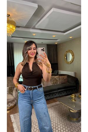 kolye detay bodysuit-acıkahve