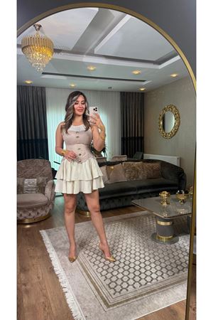 düğmeli elbise-bej