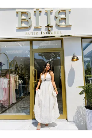 qstyle istiridye tokalı elbise-krem